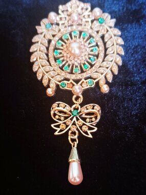 Elegant Brooch-Green & Gold LARGE !